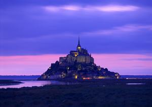 北海道苫小牧市のビジネスホテル「東横INN苫小牧駅前」：快適な宿泊と便利なアクセスを提供